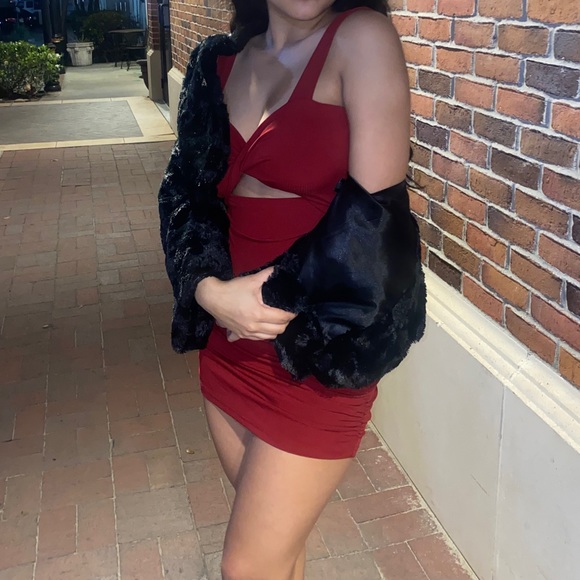 Red short dress - Picture 2 of 2